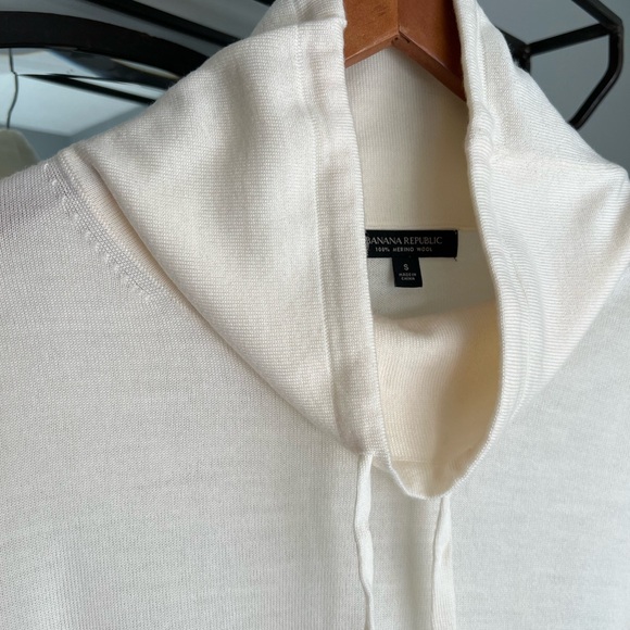 💯 Merino Wool Cowl Neck Sweater - Picture 2 of 9